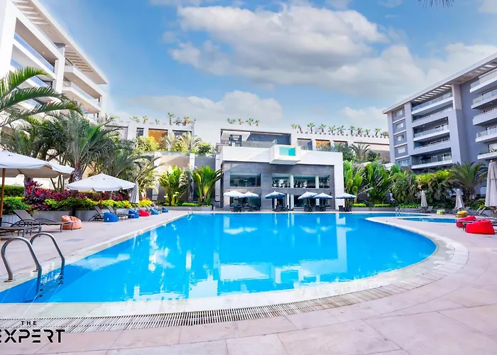 Luxury 4Br Apartment Pool View