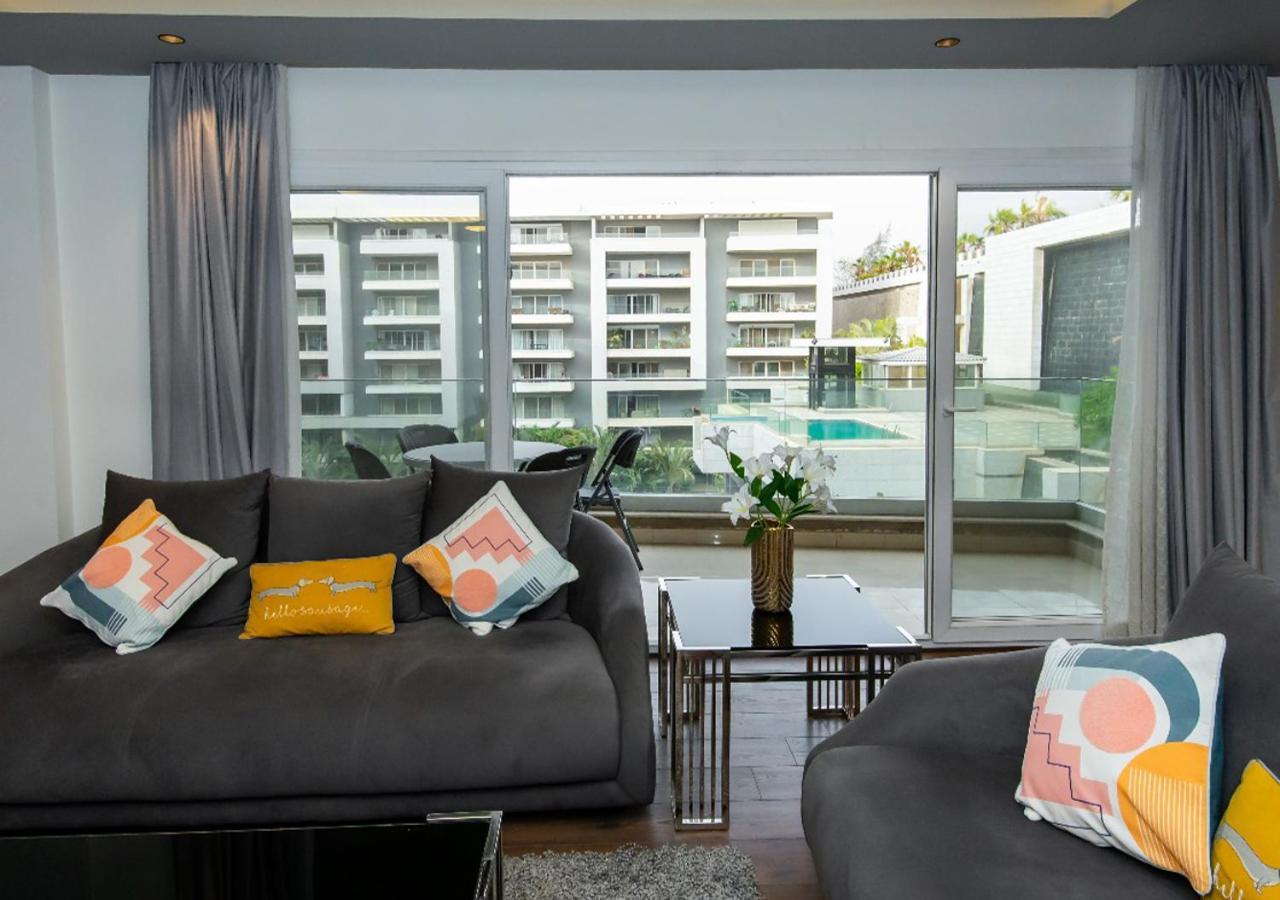 Luxury 4br Pool View Apartment *